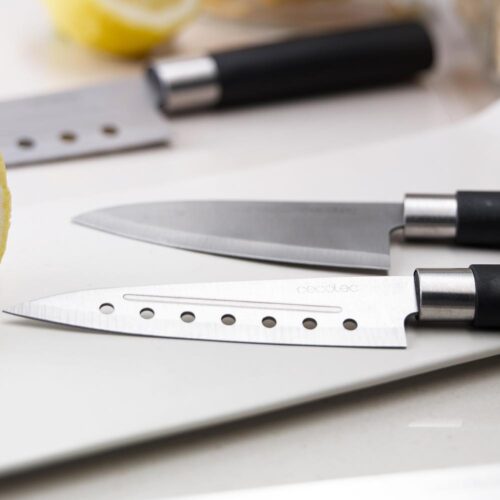 Imagen 2 Juego de 4 cuchillos Santoku profesionales de estilo japonés. Hojas de 2 mm de grosor en acero inoxidable, incluye cuchillo Chef y picador en estuche negro.