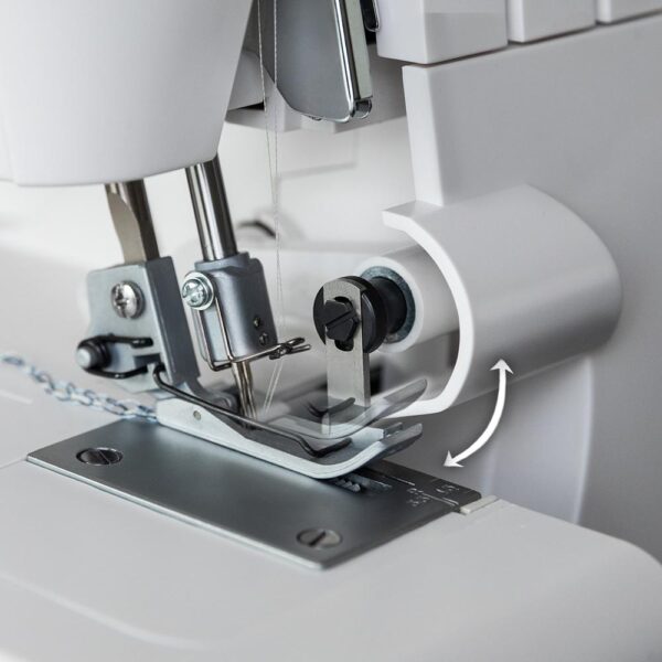 Imagen 5 Remalladora BelleCouture OverLock de Cecotec con 1100 rpm, presión de prensatelas ajustable y kit de accesorios para acabados textiles de alta precisión.