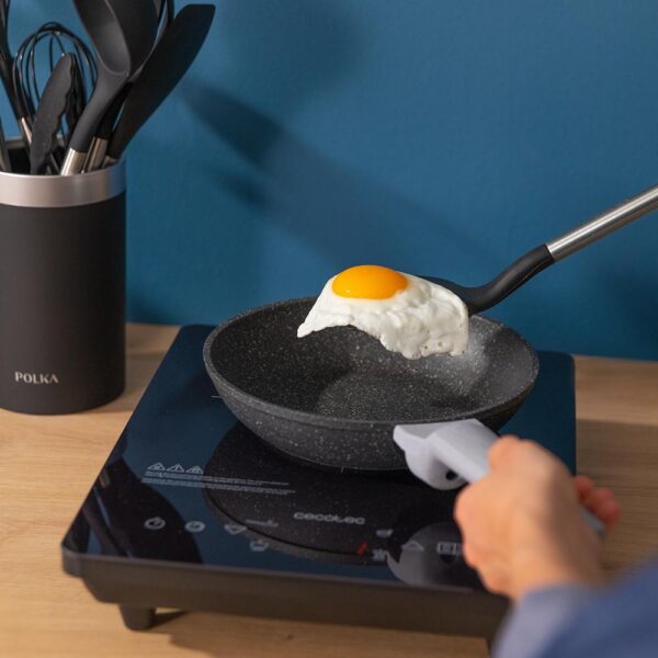 1184-Imagen-4 Imagen 4 Set de 9 utensilios de cocina Cecotec Polka Excellence Force de silicona y nylon. Mangos efecto madera y acabado Soft Touch para proteger el menaje.