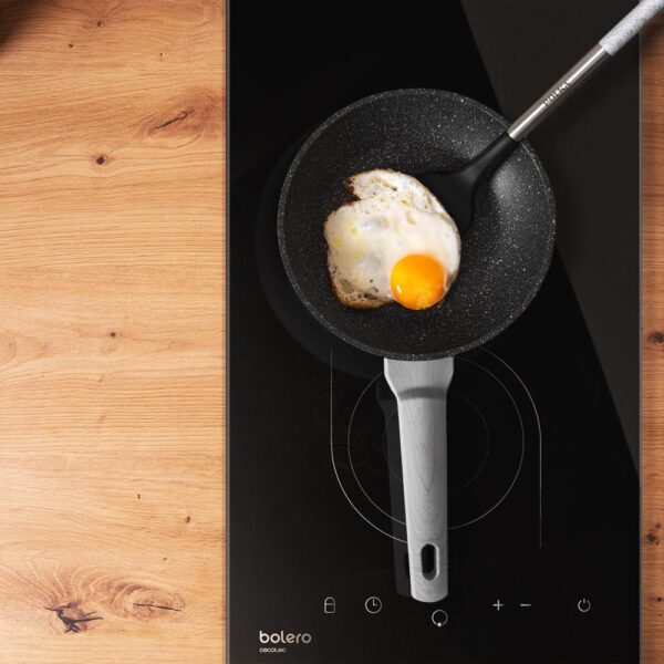 Imagen 4 Set de 9 utensilios de cocina Polka Exclusive Wood&Rock. Fabricados en silicona y nailon con mango de acero y acabado Soft Touch. Incluye bote soporte organizador.