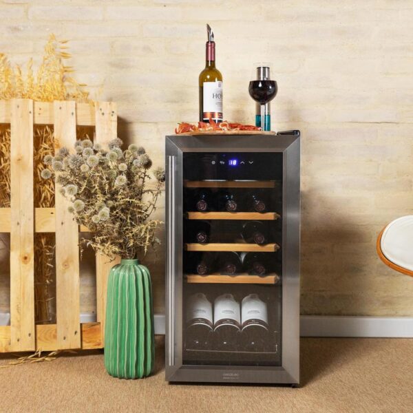 Imagen 4 Vinoteca GrandSommelier 1550 Inox Compressor para 15 botellas. Sistema de compresor, control táctil y temperatura regulable de 5-18ºC con diseño elegante inox.