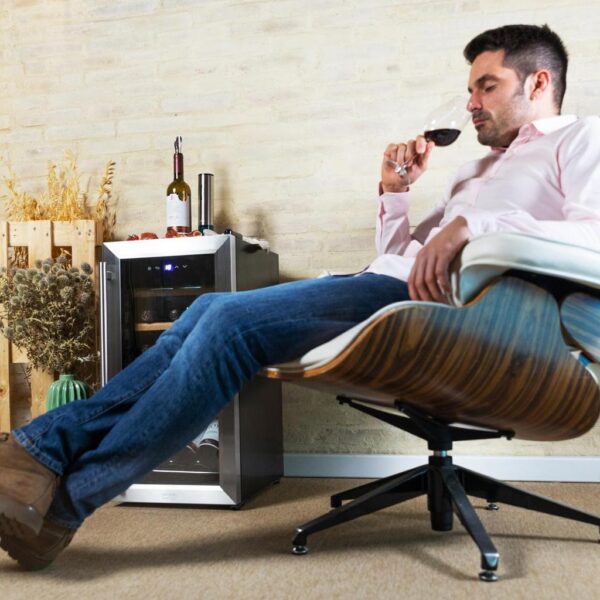 Imagen 6 Vinoteca GrandSommelier 1550 Inox Compressor para 15 botellas. Sistema de compresor, control táctil y temperatura regulable de 5-18ºC con diseño elegante inox.