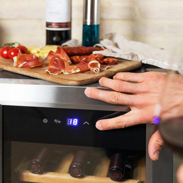 Imagen 7 Vinoteca GrandSommelier 1550 Inox Compressor para 15 botellas. Sistema de compresor, control táctil y temperatura regulable de 5-18ºC con diseño elegante inox.