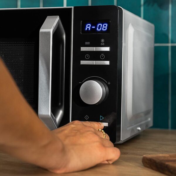 Imagen 7 Microondas Cecotec ProClean 5010 Inverter de 19 litros con tecnología avanzada para calentar y descongelar de forma uniforme conservando los nutrientes.