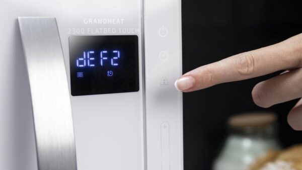 Imagen 6 Microondas Cecotec GrandHeat 2300 Flatbed Touch White de 23L y 800W. Tecnología sin plato, 8 funciones preconfiguradas y diseño elegante en color blanco.