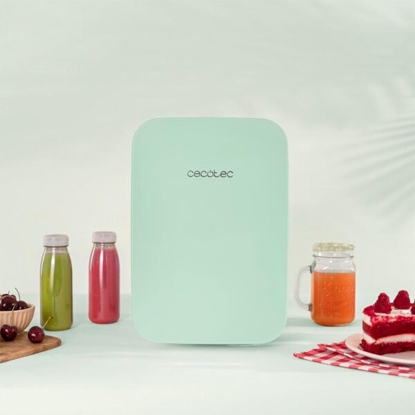 136-Imagen-5 Imagen 5 Mini frigorífico Cecotec Bolero MiniCooling 10L Bahamas Mint con función frío y calor (7-65ºC) y conexión 12V/220V, ideal para coches, caravanas y oficinas.