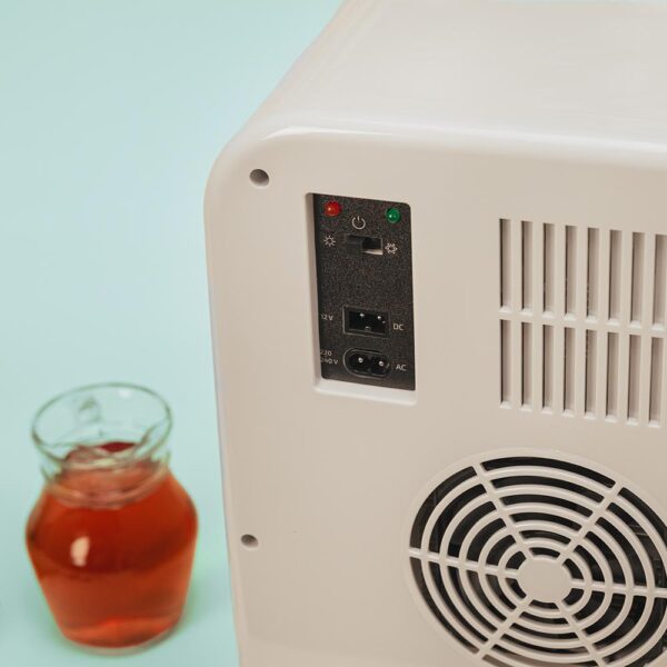 Imagen 8 Frigorífico mini Bolero MiniCooling 20L Bahamas Mint con función frío y calor. Compatible con 12V y 220V, ideal para coches, caravanas, oficinas y viajes.