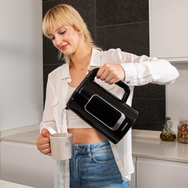 Imagen 5 Hervidor eléctrico de 1,7 litros y 2200 W con pantalla táctil digital. Ofrece control de temperatura ajustable y sistema de seguridad contra sobrecalentamiento.