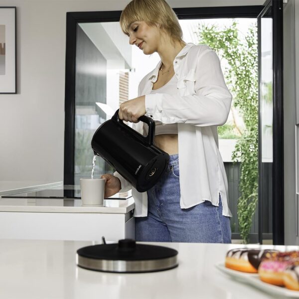 Imagen 6 Hervidor de agua de 1,7L y 2200 W con pantalla digital. Control de temperatura preciso, diseño en acero inoxidable libre de BPA y base 360 grados.