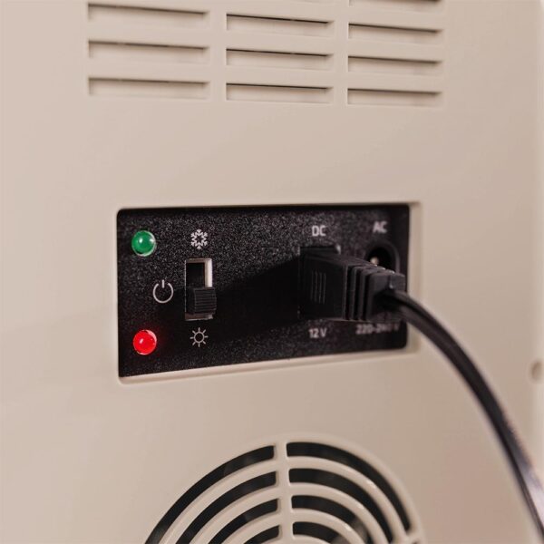 Imagen 8 Nevera portátil Bolero MiniCooling 6L Bahamas Beige. Función frío y calor (5-65ºC), conexión 12V-220V ideal para coche y oficina. Diseño retro compacto.