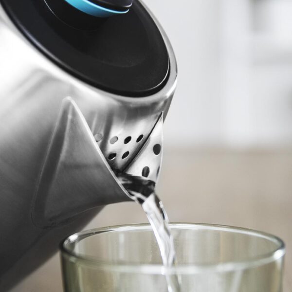 Imagen 8 Hervidor de agua eléctrico de acero inoxidable con 1,2 L y 1630 W. Incluye filtro antical desmontable, base 360º y sistema libre de BPA para máxima seguridad.