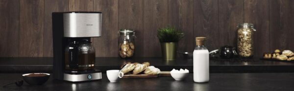 Imagen 3 Cafetera de goteo Coffee 66 Heat de 950 W con tecnología ExtremeAroma, jarra de 1,5 L termorresistente y elegantes acabados en acero inoxidable de alta calidad.