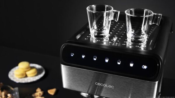 Imagen 7 Cafetera semiautomática Cecotec Power Instant-ccino 20 Touch Serie Nera con 20 bares, 1350 W, panel táctil y depósito de leche para capuchinos perfectos.