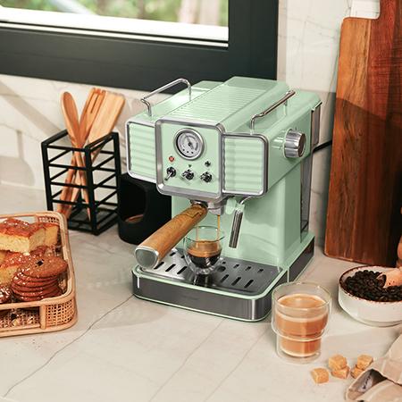 Imagen 2 Cafetera express Power Espresso 20 Tradizionale Light Green de 1350 W, 20 bares, sistema Thermoblock y manómetro. Diseño vintage ideal para espresso y cappuccino.