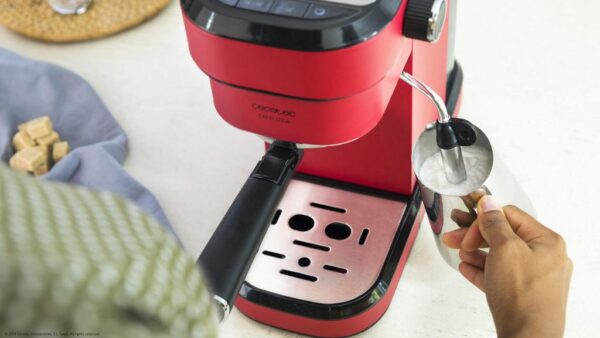 1583-Imagen-4 Imagen 4 Cafetera express Cafelizzia 790 Shiny de 1350 W y 20 bares. Sistema Thermoblock, vaporizador orientable y depósito de 1,2L para espressos y cappuccinos perfectos.