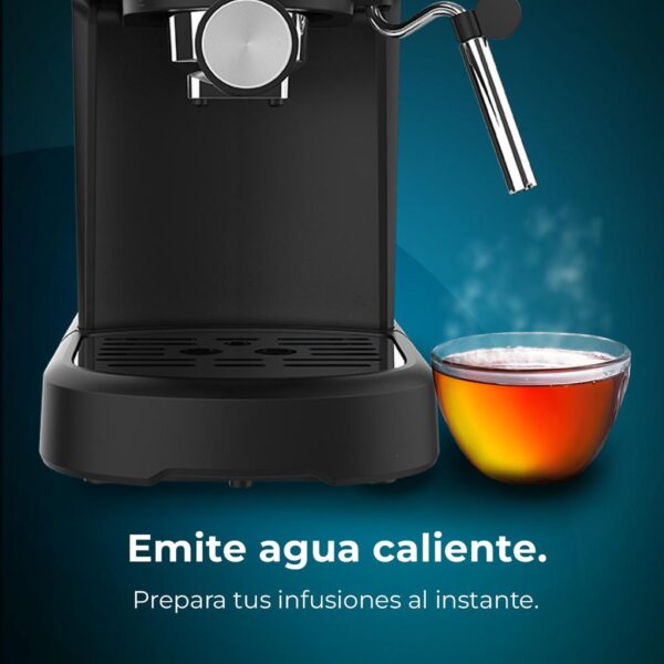 Imagen 8 Cafetera espresso Power Espresso 20 Pecan de Cecotec con 20 bares de presión, sistema Thermoblock y vaporizador orientable para conseguir el mejor café y crema.