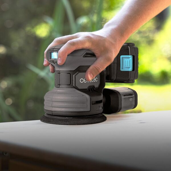 Imagen 3 Lijadora rotorbital PerfectSurface 2120 Rotate de 220 W. Diseño ergonómico, plato de 125 mm y sistema de extracción de polvo para acabados impecables en madera.