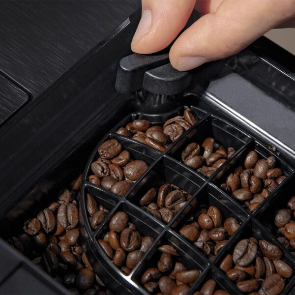 Imagen 6 Cafetera superautomática Cecotec Cremmaet Touch con 19 bares de presión, sistema Thermoblock y panel táctil intuitivo para el café perfecto en segundos.