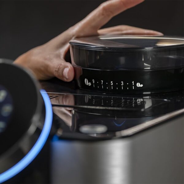 Imagen 6 Cafetera superautomática Cremmaet Spin de Cecotec con 19 bares y Thermoblock. Café recién molido al instante con panel táctil y diseño compacto y moderno.