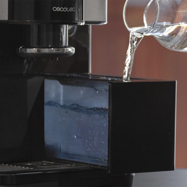 Imagen 8 Cafetera superautomática Cremmaet Spin de Cecotec con 19 bares y Thermoblock. Café recién molido al instante con panel táctil y diseño compacto y moderno.