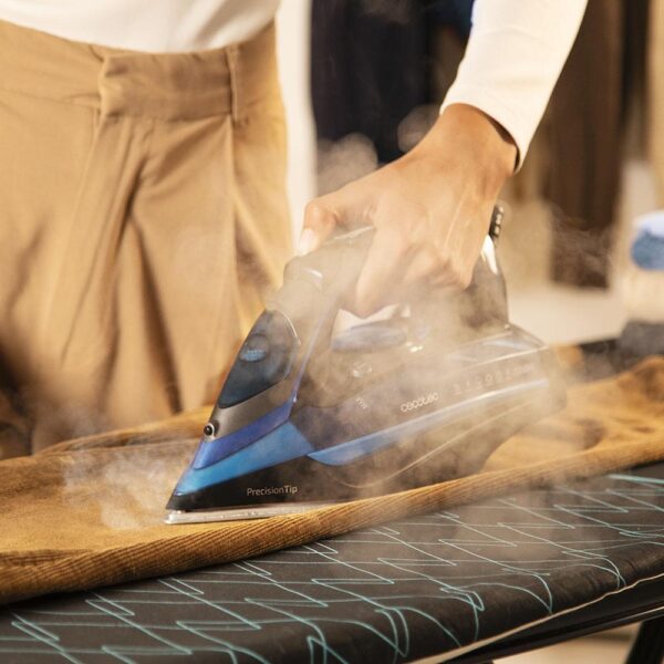 1874-Imagen-7 Imagen 7 Plancha IronHero 3200 i-Pump de Cecotec con 3200 W, bomba de agua integrada, golpe de vapor de 285 g/min y suela anodizada de alta resistencia y deslizamiento.