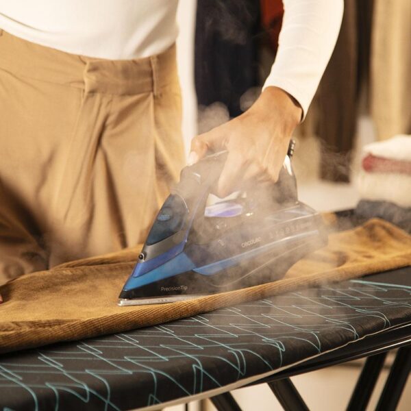 1876-Imagen-7 Imagen 7 Plancha horizontal Cecotec IronHero 3200 i-Pump de 3200 W, golpe de vapor de 285 g/min y suela anodizada. Resultados profesionales con control inteligente LCD.