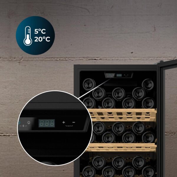 Imagen 6 Vinoteca Bolero GrandSommelier 98000 Black de Cecotec para 98 botellas. Sistema de compresor silencioso, estantes de madera y control táctil. 128,5 cm de alto.