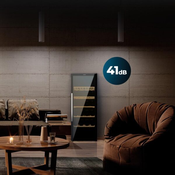 Imagen 7 Vinoteca Bolero GrandSommelier 98000 Black de Cecotec para 98 botellas. Sistema de compresor silencioso, estantes de madera y control táctil. 128,5 cm de alto.