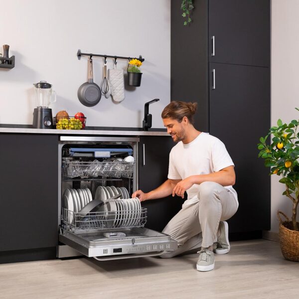 2361-Imagen-4 Imagen 4 Lavavajillas Cecotec Bolero Aguazero 6800 Stainless Steel de 14 cubiertos. Eficiencia energética Clase C, 8 programas, sistema ION y filtro ABT antibacteriano.