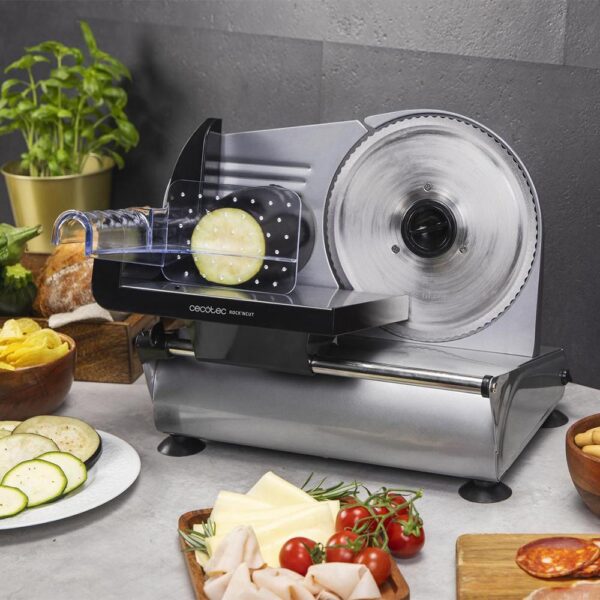 Imagen 6 Cortafiambres Rock'nCut Advance de 180 W con disco de 190 mm. Sistema de ajuste gradual de 0 a 15 mm y tecnología HardGear para cortes precisos y eficientes.