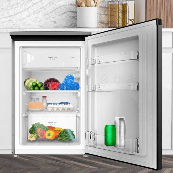 Imagen 6 Frigorífico mini Bolero CoolMarket TT 107 Black de 107L con control de temperatura regulable, compartimento de conservación y eficiencia energética clase E.