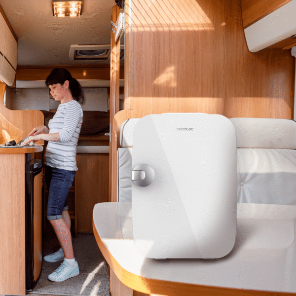 Imagen 6 Mini nevera retro Bolero MiniCooling 4L Río White. Portátil, con función frío y calor, compatible con coche (12V) y hogar (220V). Rango de 5ºC a 65ºC.