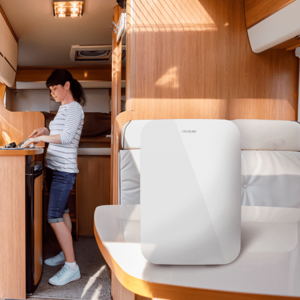 Imagen 7 Frigorífico retro Bolero MiniCooling 6L Bahamas White. Portátil, 12V/220V, ideal para coches y caravanas. Función frío y calor (5-65 ºC) y diseño compacto.