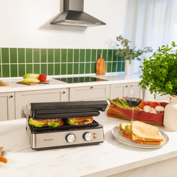 Imagen 5 Parrilla eléctrica Rock'nGrill Blaze de 2400 W con placas extraíbles RockStone, apertura 180º y control de temperatura y tiempo para un cocinado preciso.