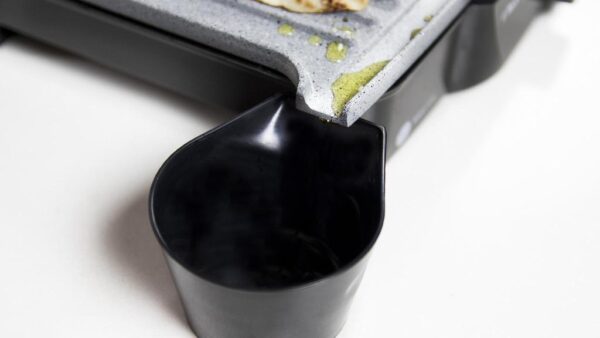 Imagen 7 Parrilla eléctrica de 2000 W con revestimiento RockStone, apertura de 180º y placa superior flotante para una cocción uniforme en superficie de 30x23,5 cm.