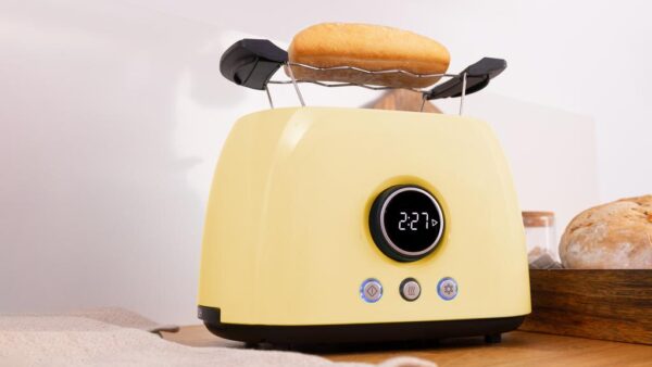 Imagen 4 Tostadora digital retro amarilla de 800 W con 2 ranuras extraanchas. Cuenta con pantalla LCD, cuenta atrás, 3 funciones y soporte superior para panecillos.