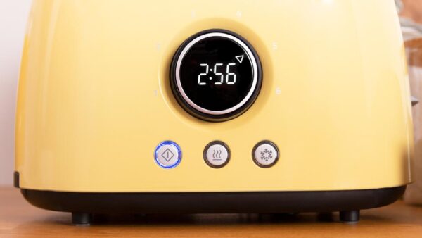 Imagen 5 Tostadora digital retro amarilla de 800 W con 2 ranuras extraanchas. Cuenta con pantalla LCD, cuenta atrás, 3 funciones y soporte superior para panecillos.