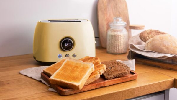 Imagen 6 Tostadora digital retro amarilla de 800 W con 2 ranuras extraanchas. Cuenta con pantalla LCD, cuenta atrás, 3 funciones y soporte superior para panecillos.