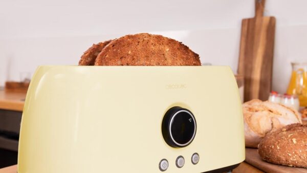 3110-Imagen-5 Imagen 5 Tostadora digital amarilla de 1500 W con 2 ranuras largas para 4 tostadas. Diseño retro, pantalla con cuenta atrás y varillas calientabollos. 3 funciones.