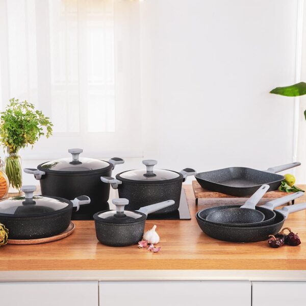 Imagen 3 Grill de 28 cm Polka Exclusive Wood&Rock. Aluminio forjado, antiadherente Teflon Select y mango baquelita tacto frío. Apto para inducción y lavavajillas.