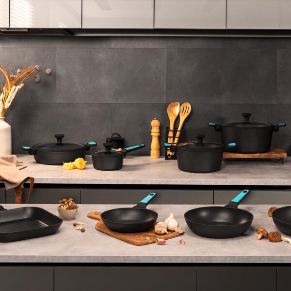 Imagen 4 Sartén Polka Platinum de 22 cm fabricada en aluminio forjado. Revestimiento Teflon Platinum Plus antiadherente de alta calidad. Apta para todas las cocinas.