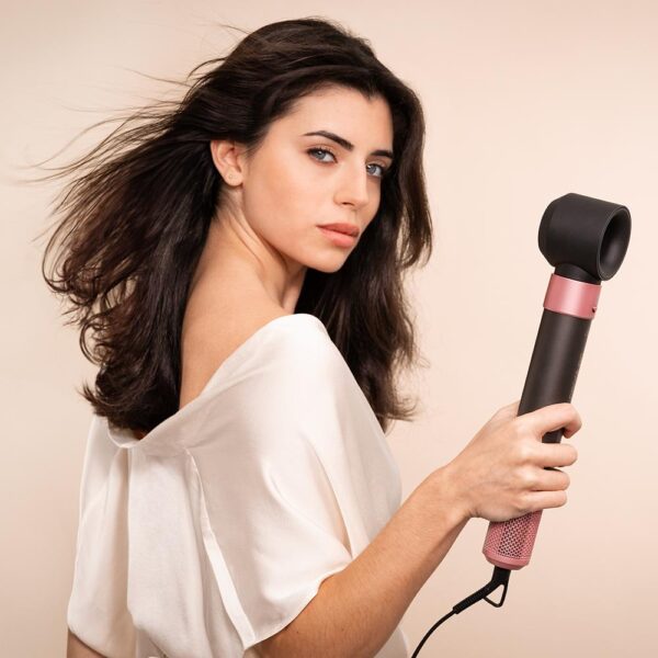 Imagen 7 Moldeador 8 en 1 Bamba CeramicCare AirGlam Black con tecnología Coanda, motor digital de 1400 W y 110.000 rpm. Moldea, riza y seca eliminando el efecto frizz.