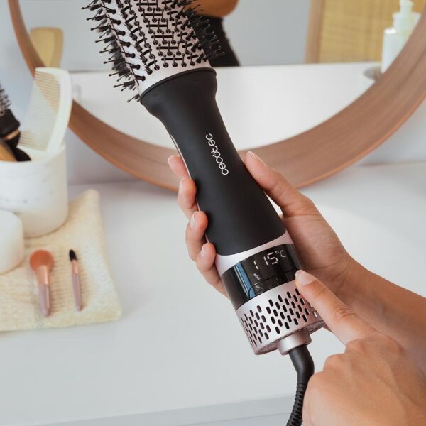 Imagen 5 Cepillo de aire Cecotec Bamba CeramicCare Unique Touch con pantalla LCD, revestimiento de cerámica y tecnología iónica para un cabello brillante y sin frizz.