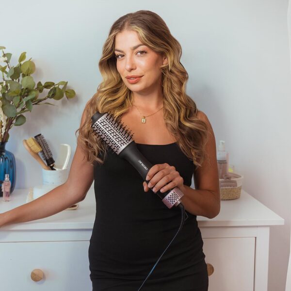 Imagen 6 Cepillo de aire Cecotec Bamba CeramicCare Unique Touch con pantalla LCD, revestimiento de cerámica y tecnología iónica para un cabello brillante y sin frizz.