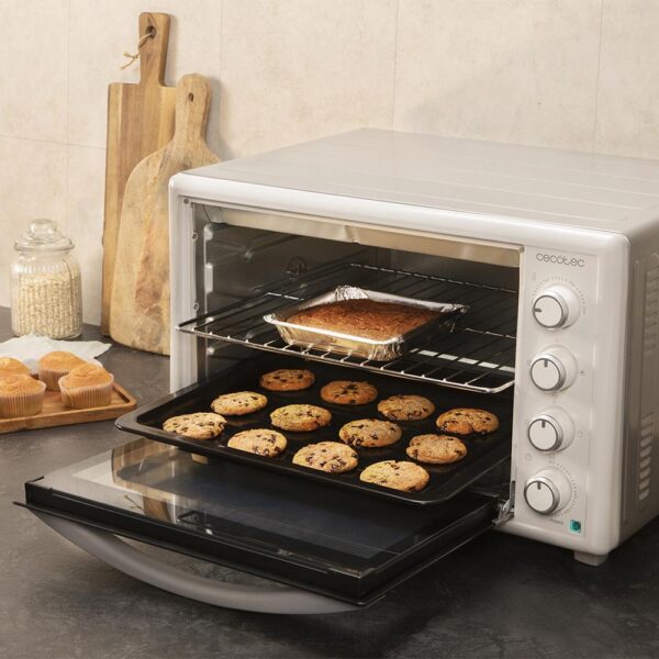 Imagen 3 Horno de convección Bake&Toast 6090 White Gyro de 60 litros. Con 2200 W de potencia, rustidor giratorio y 12 funciones de cocinado para resultados profesionales.