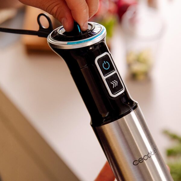 Imagen 8 Batidora de mano Cecotec Power Neutron 1100MAX de 1100 W con cuchillas de titanio negro, pie XL y accesorios. Potencia y precisión para todas tus recetas.