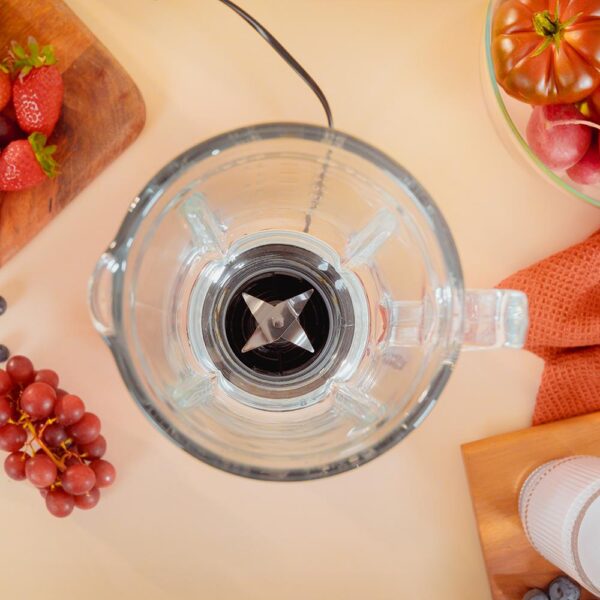 Imagen 5 Batidora de vaso retro de 800 W con cuchillas de titanio negro y jarra de 1 L. Combina potencia y diseño vintage para resultados perfectos en tu cocina.