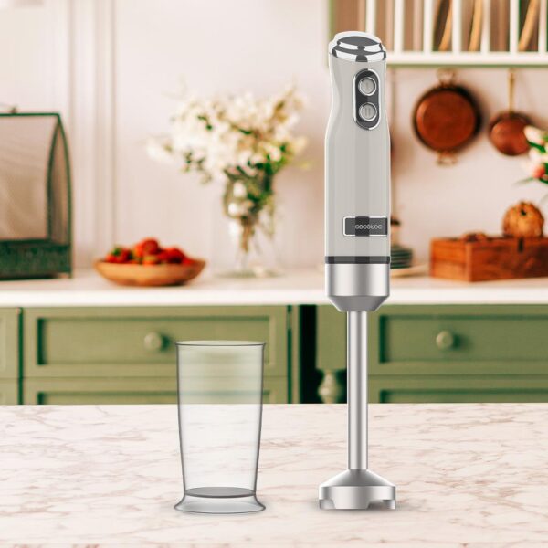 Imagen 7 Batidora de mano Cecotec Power RetroBeige 1200MAX con 1200 W de potencia y diseño retro. Incluye cuchillas de titanio negro y regulador de velocidad preciso.