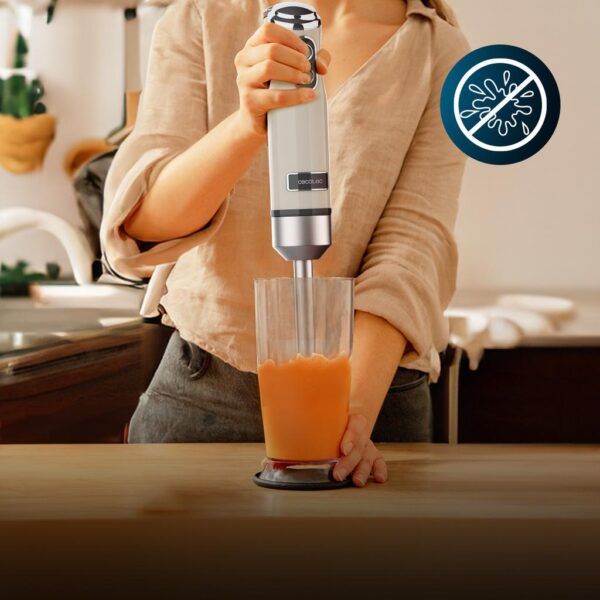 Imagen 8 Batidora de mano Cecotec Power RetroBeige 1200MAX con 1200 W de potencia y diseño retro. Incluye cuchillas de titanio negro y regulador de velocidad preciso.