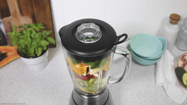4100-Imagen-7 Imagen 7 Batidora de vaso Power Black Titanium 1800 de 1800 W con jarra termorresistente de 2,1 L y cuchillas de titanio negro para batidos y picar hielo perfectos.